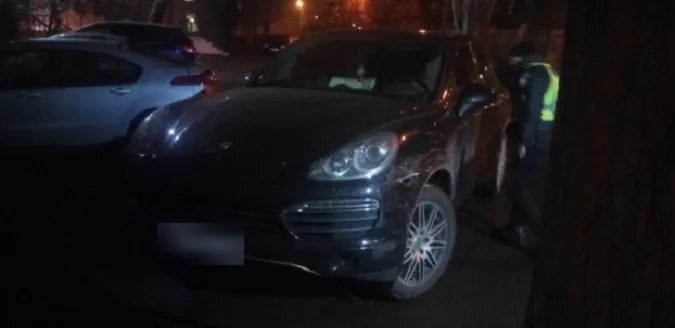 П'яний на Porsche Cayenne катався Луцьком та ігнорував патрульних