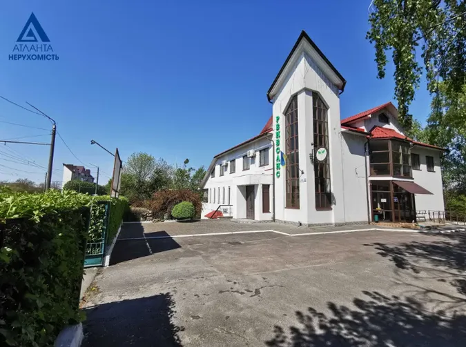 У Луцьку продають будівлю наркоклініки (фото)