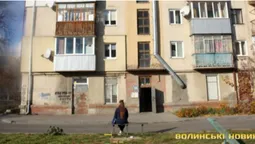 Мати померлої 8-річної лучанки кидалася на сусідів та гола бігала двором – сусіди