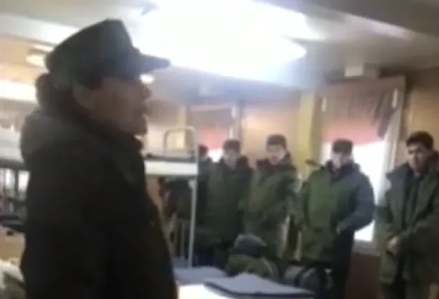 «Прокладки, тампони і щось від ср*чки!», – як у росії відбувається часткова мобілізація (відео)
