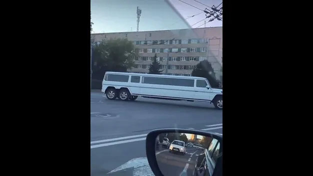 У Луцьку помітили «диво-маршрутку» (відео)