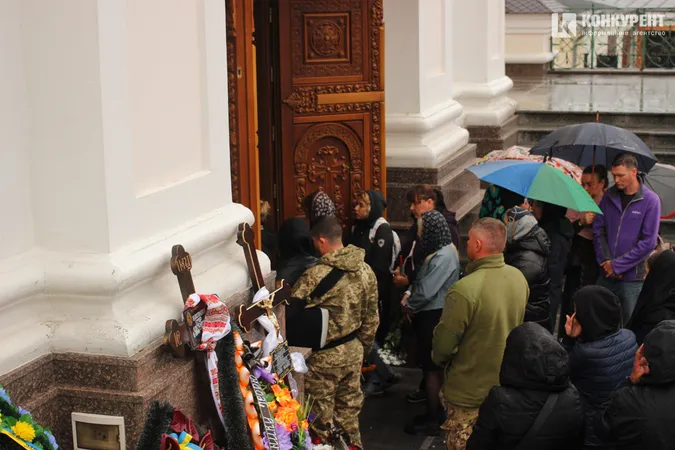 У Луцьку попрощалися із загиблими захисниками Ігорем Бохонюком і Романом Волошкіним (відео)