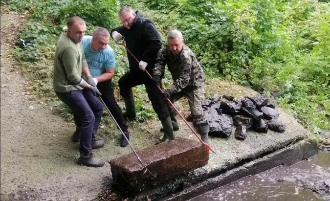 Всесвітній день прибирання: небайдужі волиняни розчищали Сапалаївку (фото)