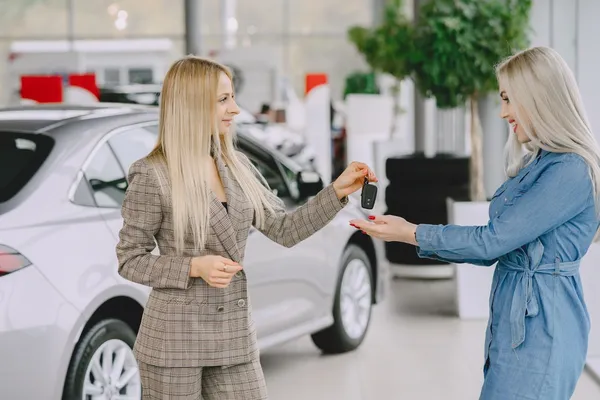 Нові авто в Автоцентрі AUTO.RIA: зручний підбір та вигідні умови для покупців