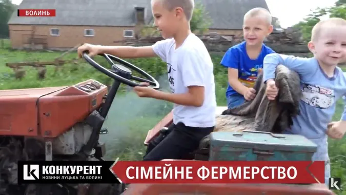«Їхати на заробітки – не вихід»: волинянин побудував бізнес на власному подвір'ї (відео)