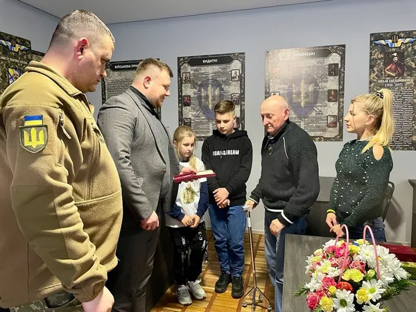 В Нововолинську родинам загиблих Героїв вручили нагороди (фото)