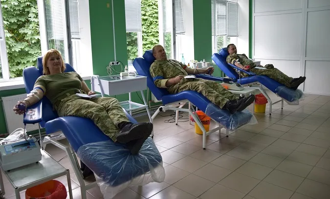 У Луцьку прикордонники долучилися до акції «Кров для ЗСУ» (фото)