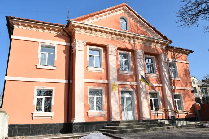 Будинок вчителя у Луцьку капітально відремонтували (фото)