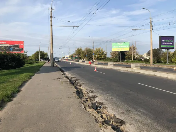 Ремонт і ускладнений рух: коли завершаться дорожні роботи на Соборності у Луцьку (відео)
