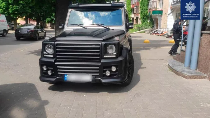 У Луцьку оштрафували водія «кубика», який поспішав у банк (фото)