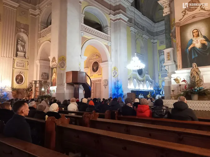 У луцькому костелі почали святкувати Різдво (фото)