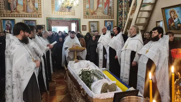 На Камінь-Каширщині попрощалися з воїном Олександром Склезем (фото)
