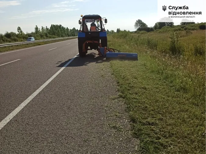 Від Ковеля до ПП «Ягодин – Дорогуськ» ремонтують дорогу (фото)