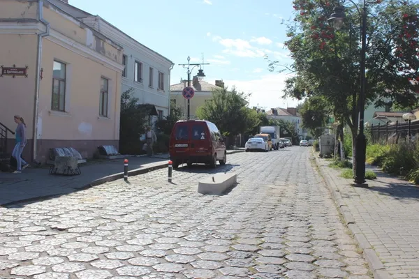 Незабаром за паркування в Старому місті доведеться платити 