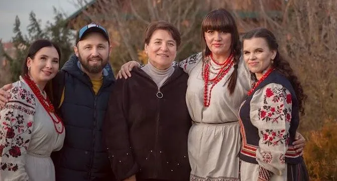 Гроші для ЗСУ: волинянка організовує благодійні фотосесії