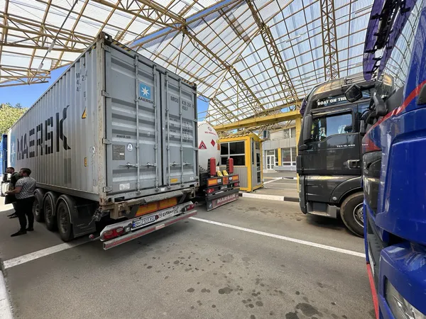 Нові офіси, дорожнє покриття, ліхтарі та генератор: як оновили пункт пропуску «Ягодин-Дорогуськ» (фото)