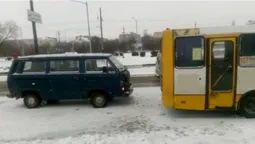 У Луцьку бус в'їхав у маршрутку (фото)
