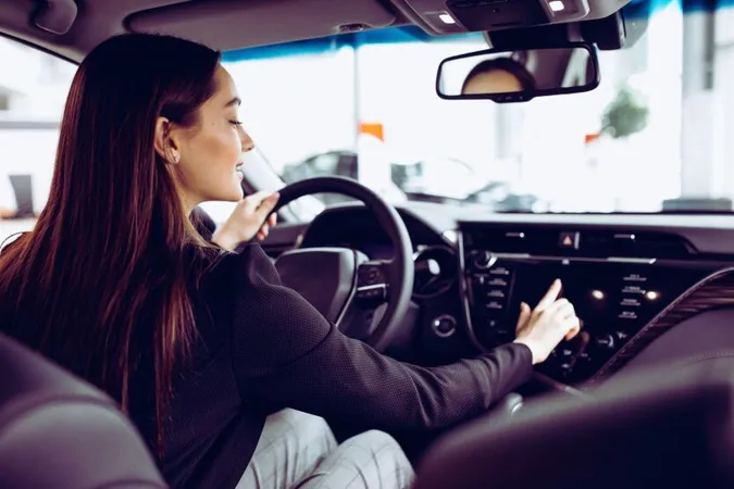 У Луцьку 18-річна порушниця розсікала містом на BMW, не маючи «прав»