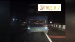 Автомобіль злетів у кювет: у Володимирі зіткнулися ВАЗ і Volvo (відео)