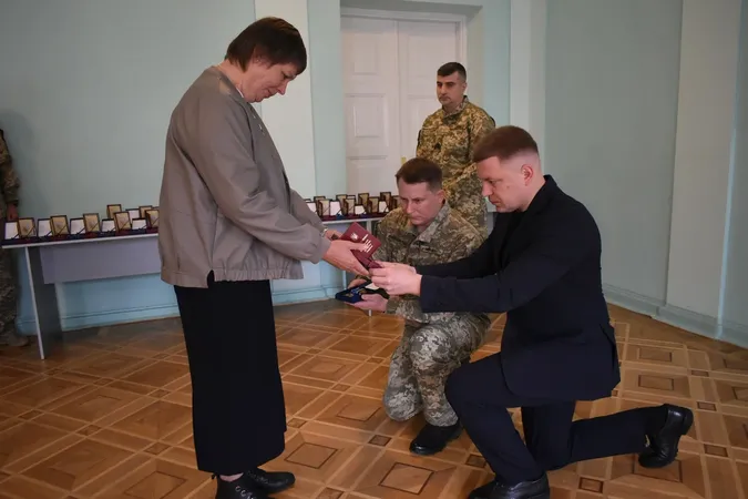 На Волині родинам 34 полеглих воїнів вручили посмертні державні нагороди (фото)