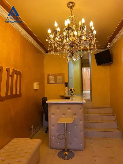 У Луцьку продають приміщення салону краси за 130 тисяч доларів (фото)