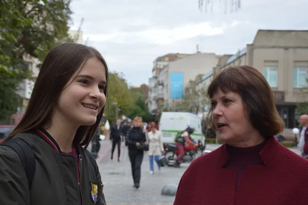 Vox populi: чи важкі рюкзаки в луцьких школярів (фото)