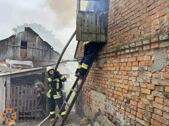 У Луцькому районі сталася пожежа в житловому секторі (фото)