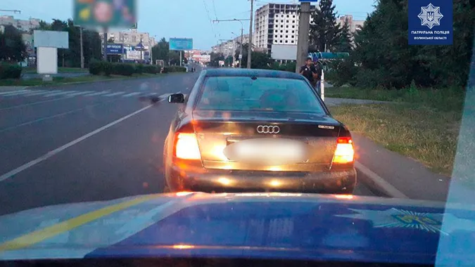 У Луцьку на Соборності зупинили водія з наркотиками (фото)