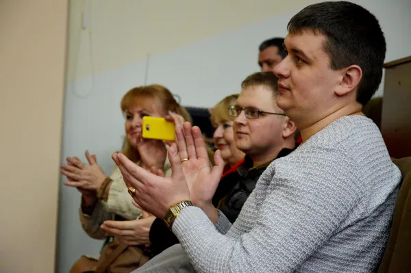 У Луцькому «політесі» чоловіки креативно привітали жінок (фото)