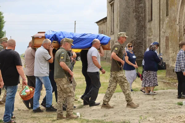На Волині попрощалися із 42-річним Захисником Андрієм Стернічуком (фото)