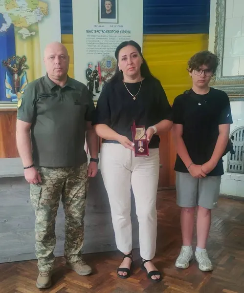 У Володимирі дружині полеглого Героя Анатолія Краглика вручили орден «За мужність»