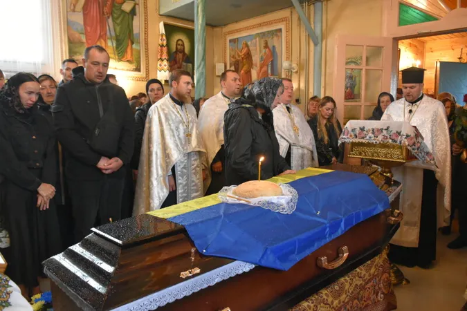 У Луцькому районі попрощалися із молодим воїном Назарієм Корольчуком (фото)