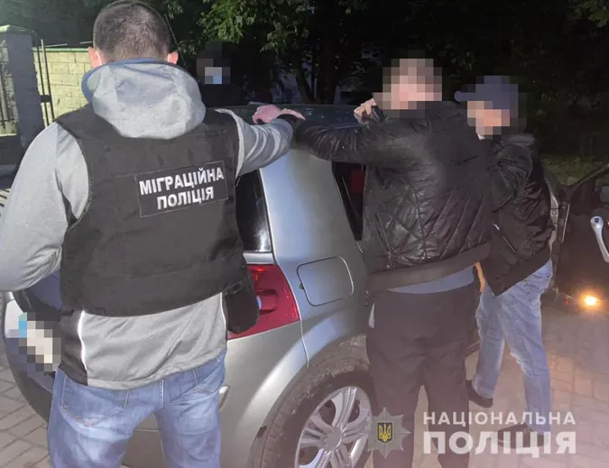 Ті самі люди: у Луцьку затримали лікаря-сутенера. Вдруге (фото, відео)