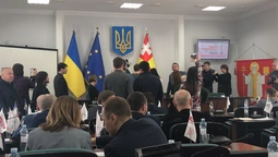 На сесії Луцькради – скандал: викликали поліцію (фото, відео, оновлено)