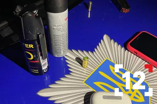На Теремнівській і на Франка: у Луцьку вночі затримали людей з пістолетами (фото)