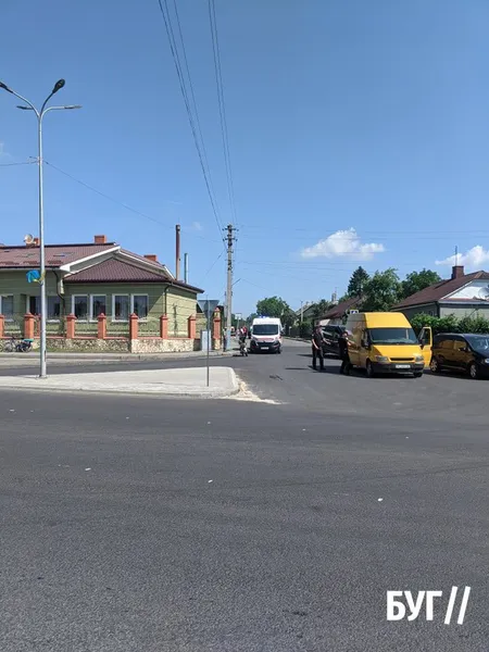 У Володимирі-Волинському зіткнулися бус і мотоцикл (фото)