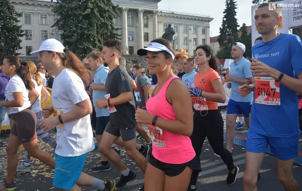 Луцький півмарафон у фото: як це було