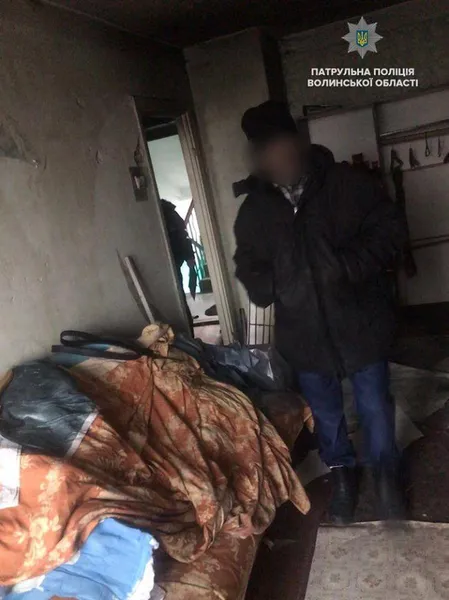 Дим і зачинені двері: у Ковелі психічно хворий чоловік підняв усіх на ноги (фото)