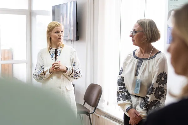 Університет, де навчають допомагати: Олена Зеленська відвідала ВНУ імені Лесі Українки (фото)