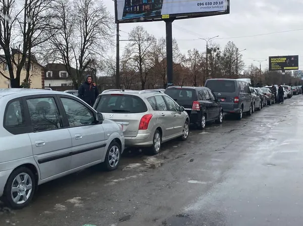 Двічі на тиждень: на луцькому авторинку «ганятимуть» паркохамів (фото)
