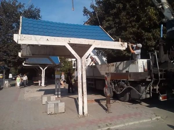 У Луцьку облаштували зупинку на Рівненській (фото)