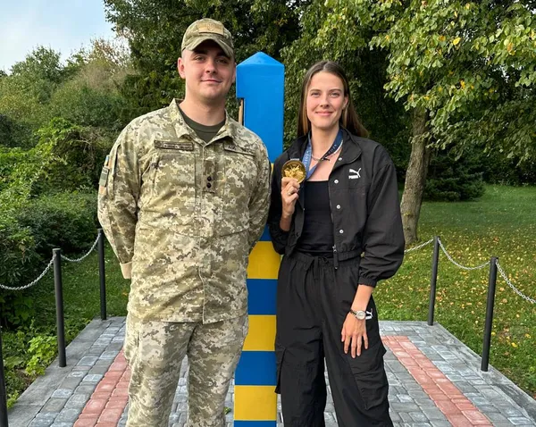 Волинські прикордонники зустріли вдома світову рекордсменку (фото)