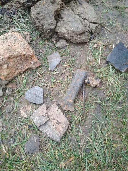 У старій частині Луцька прокладали каналізацію і знайшли старовинну цеглу (фото)