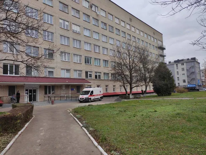 П'яні, покусані й травмовані: з чим зверталися в луцьку лікарню під час тривалих вихідних