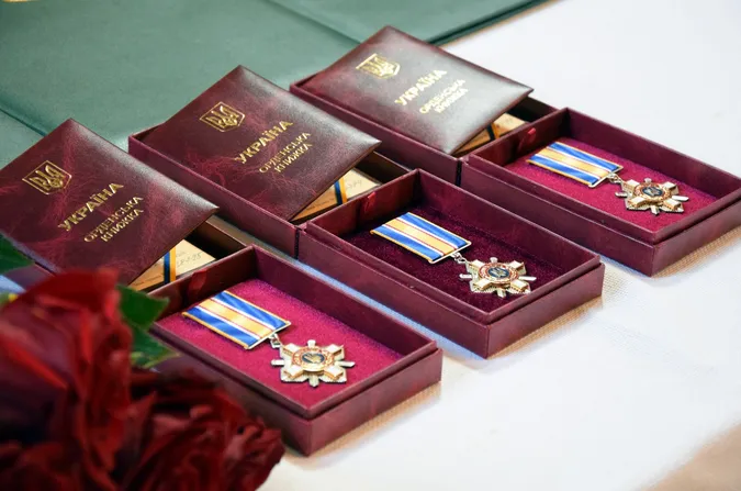 Родини загиблих прикордонників з Волині отримали їхні посмертні нагороди (фото)