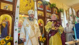 Митрополит Луцький та Волинський освятив новий іконостас (фото)