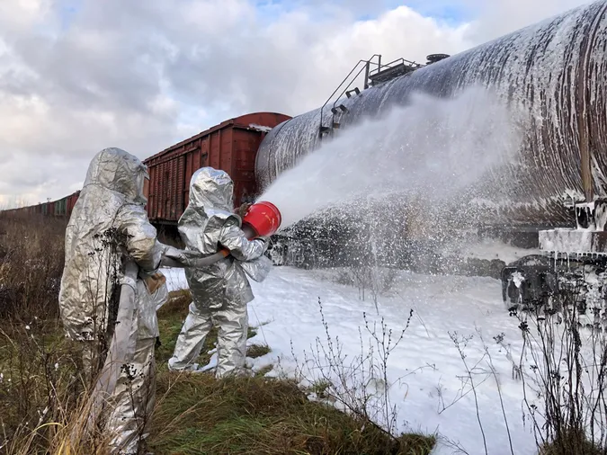 Багато піни та води: у Ковелі гасили вигадану пожежу (фото)