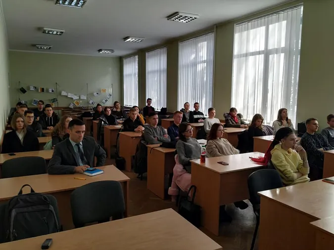 Луцьких студентів вчили використовувати інструменти Google у галузі кібербезпеки