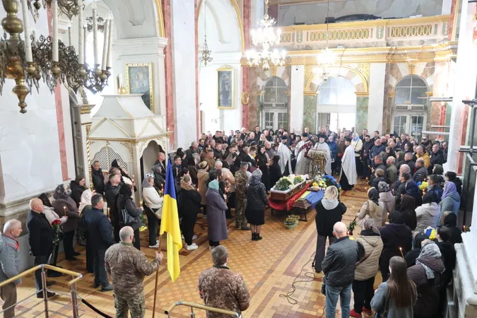 У Луцькій громаді попрощалися з Героєм Олександром Коханюком (фото)