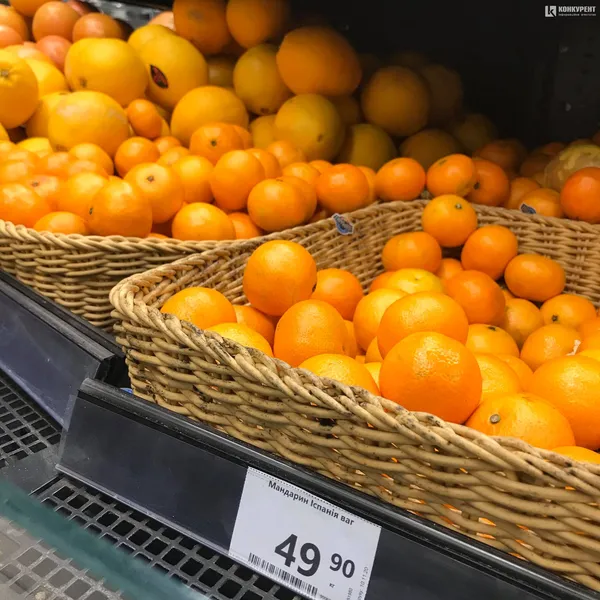 За скільки можна купити мандарини у Луцьку (фото)